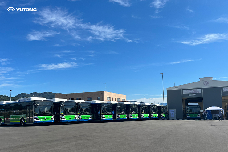 Serviços de Transporte Público fornecidos por 23 Autocarros totalmente Elétricos da Yutong (Cidade de Como)