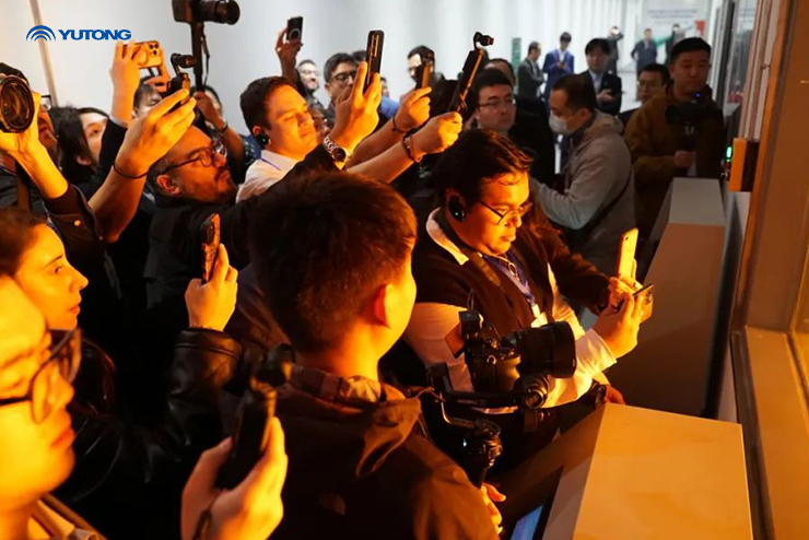 Delegação de mídia de dez países latino-americanos visitam Yutong, com foco na inovação tecnológica de novas energias