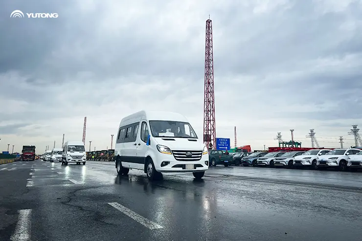 500 unidades do modelo totalmente novo de furgão V6 da Yutong foram enviadas para ade América Latina