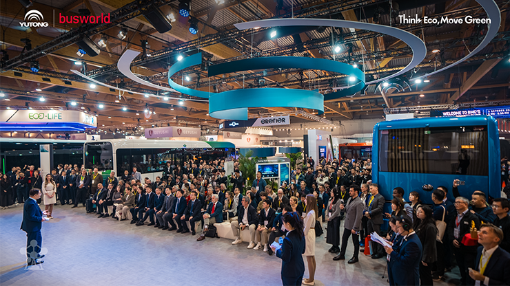 Yutong lança tecnologia EV Long-Life na Busworld Europe 2025 e conquista sete grandes prêmios